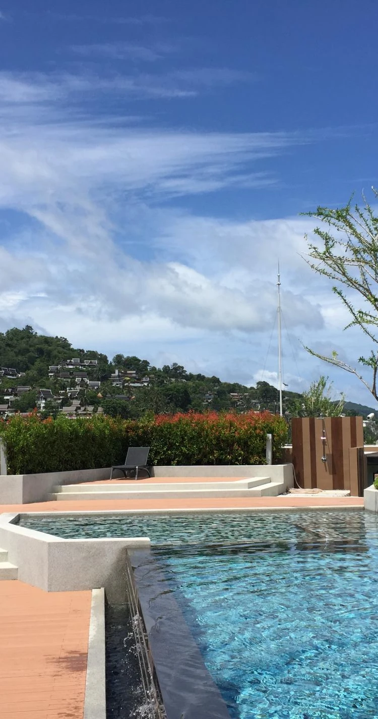 รูปภาพของTop floor apartment at 6th Avenue near Surin beach