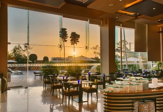 3. 데이즈 인 바이..