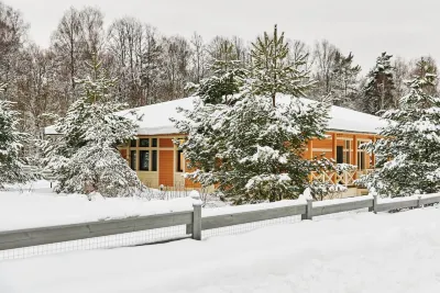 Hotel Palisad Hotels near Drakino Island