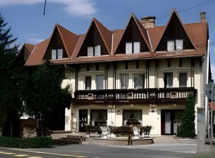 Révész Hotel, Restaurant and Rosa Spa