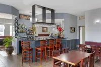 Quality Inn & Suites Edmonton International Airport - bar