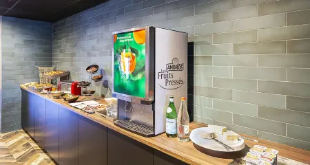 Best Western Amarys Отели в г. Ле Пере-ан-Ивелин