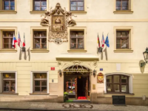 查爾斯國王飯店 聖維特主教座堂附近的飯店