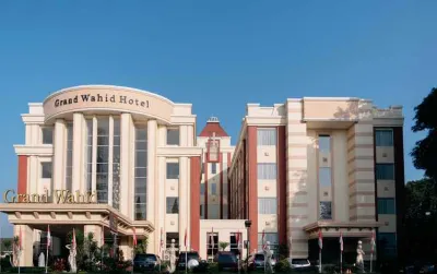 Grand Wahid Hotel Salatiga Hotel dekat Danendra Shoes