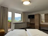 Hotel Silberfelsen فنادق في تودموس