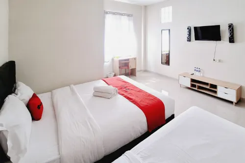 RedDoorz near Malang Creative Center