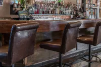 Ramada by Wyndham Fargo - Quầy bar