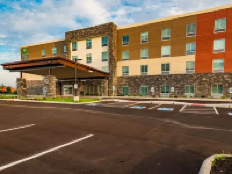 Holiday Inn Express & Suites DAYTON EAST - BEAVERCREEK by IHG Hotels in Greene County