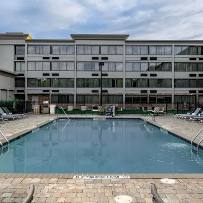 DoubleTree by Hilton Greensboro Airport Hotels near Tumblebees Ultimate Climbing Gym