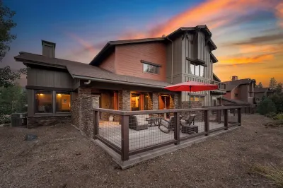 Luxe All-season Retreat by Avantstay Prime Location, Near Skiing