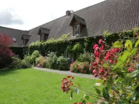 Charming Chalet with Swimming Pool in Quend - 3-Star