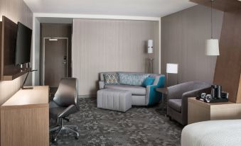 Courtyard Pullman