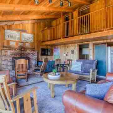 Rustic Retreat Rooms