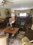 Sugarloaf on mountain sleeps 10-12 3 bedrooms. short walk to snubber lift