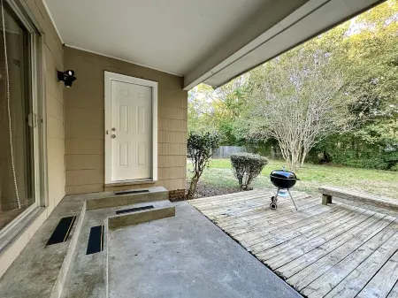 NEW! Beautifully Renovated, 3bd that has it all!