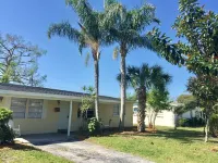 Breezy Cool Vacation Comfy House close to Beaches Post Commons附近的飯店