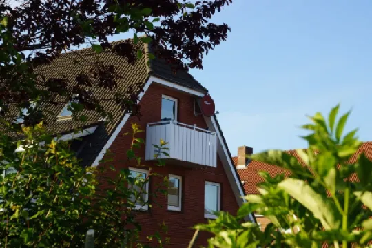 2-Room Apartment in the First Row on Pearl Bay