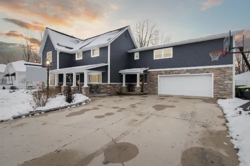 The Pinny City Suite