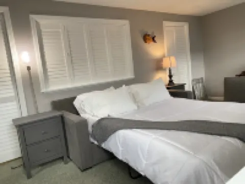 Ocean Breeze / 8-Minute Walk to Beach