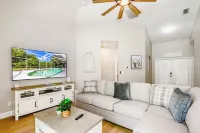 Newly Remodeled Pool Home with Players Club Access in Lely Resort!