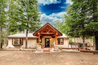 Mountain retreat-with deck, grill and outdoor fun-easy 3.4 miles to ski lift!