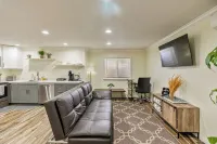 Cozy 1-Bedroom Basement Apartment, Free Parking, Kitchen, Washer/Dryer in Unit