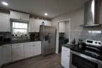 Cozy Cottage next to MSU Texas, centrally located!