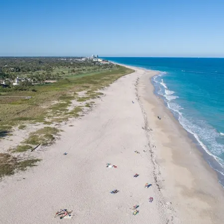 SOUTH BEACH & PARK at your Doorstep • DOLPHIN COTTAGE • Comfy Fun Vero Beach