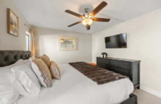 Enchanting Coastal Ambiance & Breathtaking Sunsets