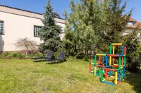 Vacation home (250 sqm) with 2 apartments & garden - ideal for families & groups Hotels in Burgkunstadt