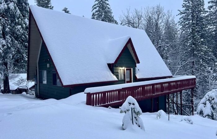 The Cozy Cub: Air Conditioning, Dog Friendly, Pool Table, Private Lakes in Bls