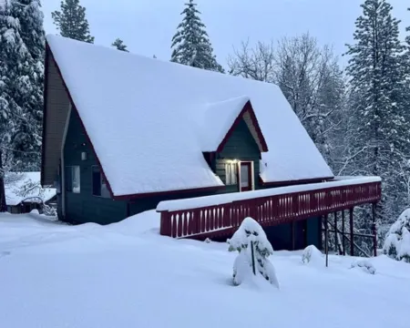 The Cozy Cub: Air Conditioning, Dog Friendly, Pool Table, Private Lakes in Bls Hotels in Arnold