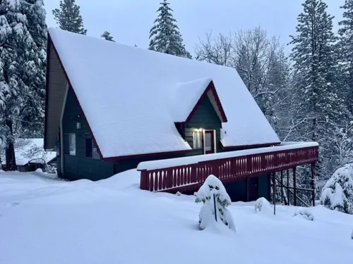 The Cozy Cub: Air Conditioning, Dog Friendly, Pool Table, Private Lakes in Bls