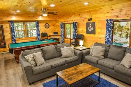 The Challenge House*mega games*hottub*beach*lake*The ultimate Poconos game house