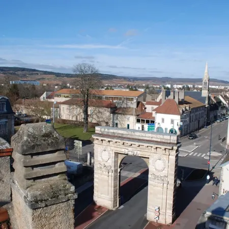 Tour Saint Nicolas, in downtown Beaune