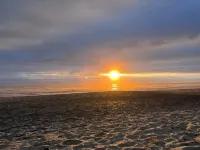 New! Cutest Cottage on the Oregon Coast + Hot Tub + Steps to the Beach! Hotels in Neskowin