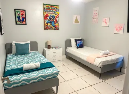 Family Friendly Getaway ,Private Pool, Game Room, Fast Wi-Fi & Pet Friendly