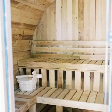 Walkable Downtown Black Mtn Cutie w hot tub + SAUNA -15min to Asheville
