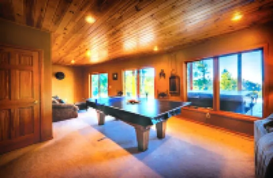 Midnight Blu -Mountain Retreat Near Pactola Lake - Hot Tub  • Scenic Views