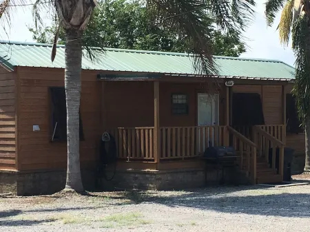 "Clean/Maintained Fully Furnished Lodging"-Mallard Отели в г. Плакеминс Пэриш