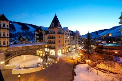 1 min. walk to slopes!Mountain view! Steps to ski lift/gondola, shops & dining! Hotel a 