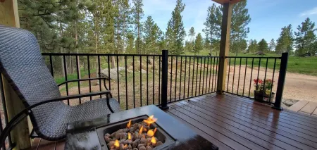 Secluded Black Hills Studio Cabin Near Crazy Horse and Custer State Park Отели в г. Запад Кастер Тауншип