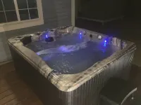 Cozy 5BR w/ Hot Tub, Gym, BBQ, Mountain Views, Near Shops & Attractions