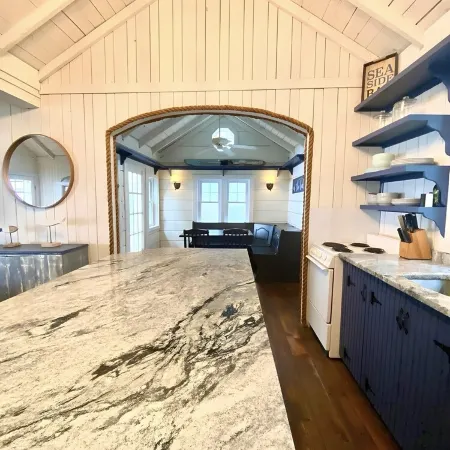 Cozy Clean Cottage on Clearwater