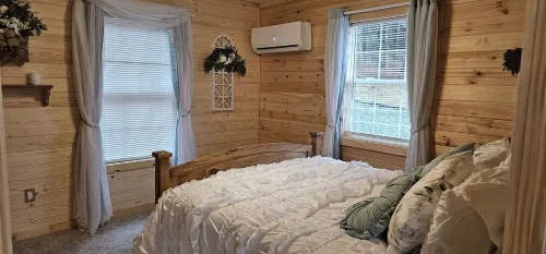 Lake Shore cottage-waterfront