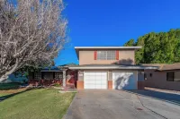 Warm Winter Oasis, Heated Pool & Family Fun