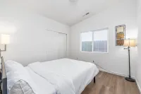 3BR Stylish Retreat en route to Yosemite, Centrally Located in Merced!