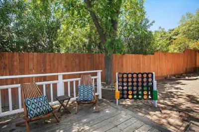 Modern 3 Bedroom Home Spacious Front Porch Atascadero Lake Park附近的飯店