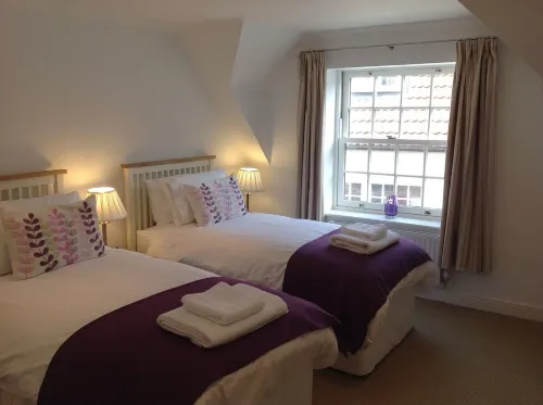 Town House in Central Wells with parking