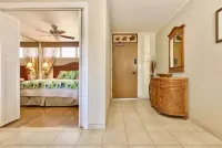 Oceanfront Condo- Gorgeous Ocean Views! Sleeps 4